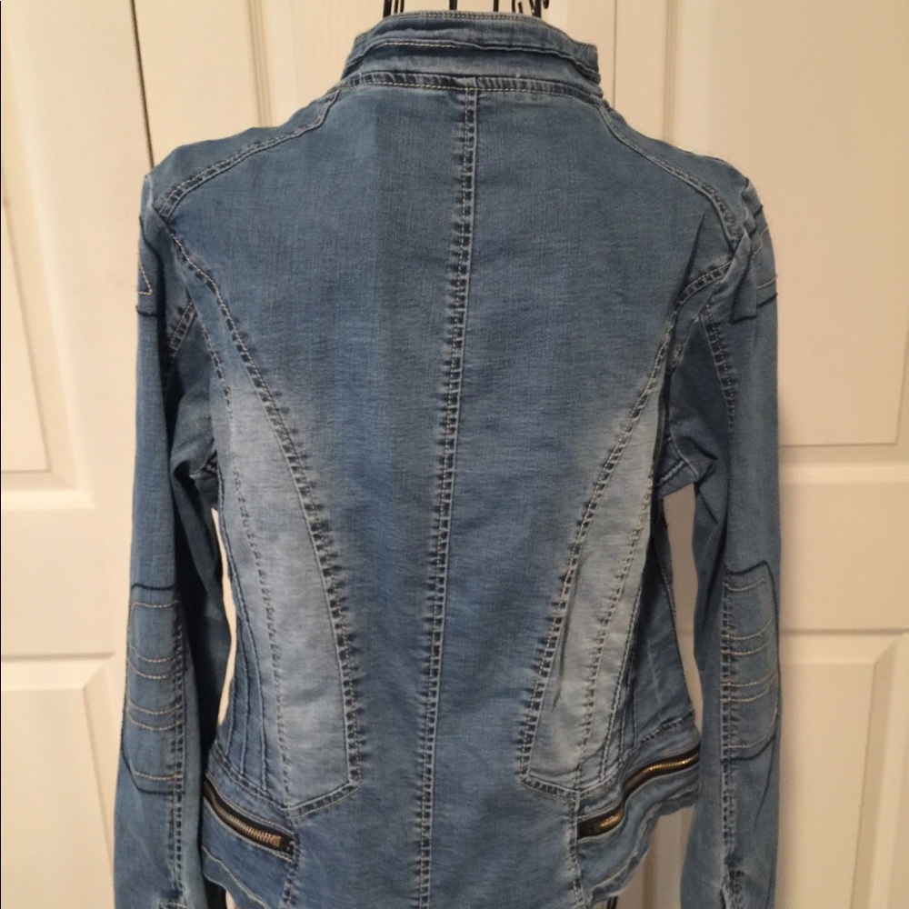 Jean Jacket - Picture 2 of 7